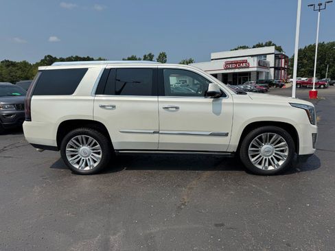 Used 2015 Cadillac Escalade Premium AWD/4WD image 6
