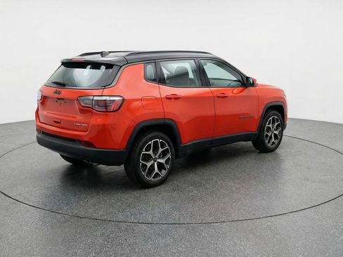 Used 2025 Jeep Compass Limited AWD/4WD image 9