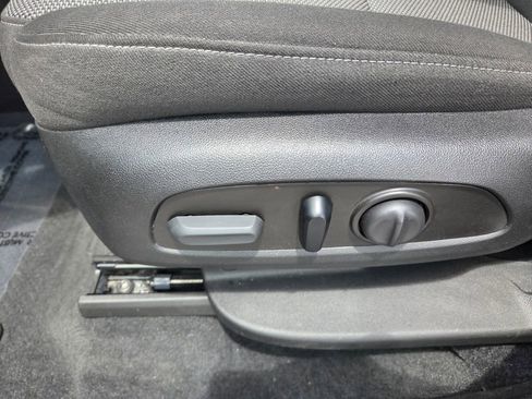 Certified 2023 Chevrolet Traverse LT FWD image 6