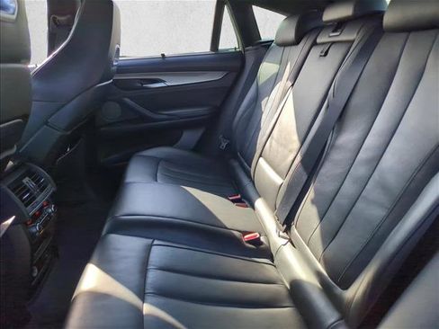 Used 2016 BMW X6 M image 13