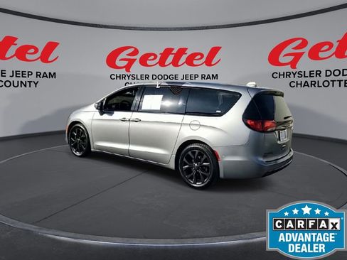 Used 2020 Chrysler Pacifica Touring w/ S Appearance Package image 6