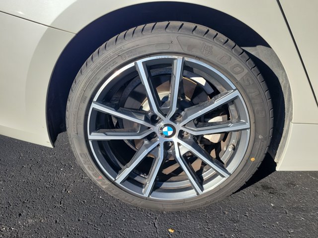 Used 2020 BMW 330i Sedan RWD image 4