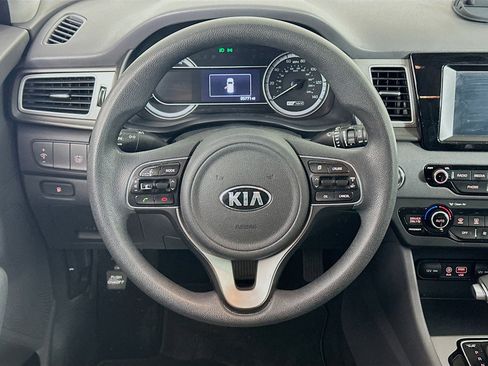 Used 2018 Kia Niro LX FWD image 18