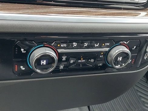 Used 2022 Chevrolet Silverado 1500 LT image 42