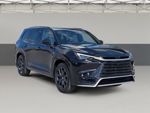New 2026 Lexus TX 500h AWD image 2