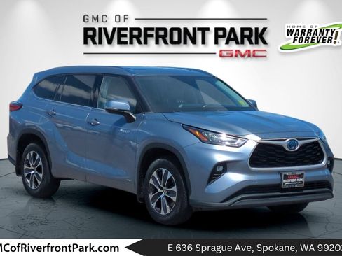 Used 2020 Toyota Highlander XLE AWD/4WD image 1
