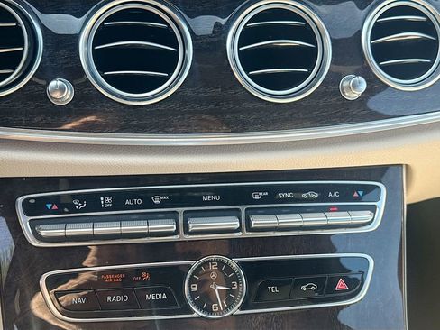 Used 2019 Mercedes-Benz E 450 4MATIC Sedan w/ Premium Package image 17