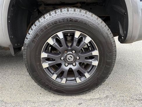 Used 2016 Nissan Titan PRO-4X w/ Pro-4x Convenience Package AWD/4WD image 13