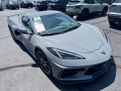Used 2025 Chevrolet Corvette Stingray Preferred Conv w/ Z51 Performance Package RWD image 14