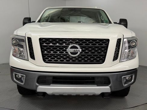 Used 2019 Nissan Titan PRO-4X AWD/4WD image 2