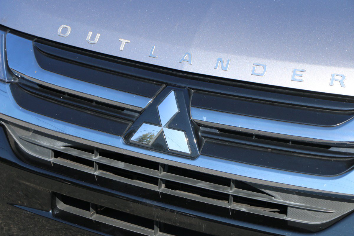 Used 2018 Mitsubishi Outlander SEL AWD/4WD image 12