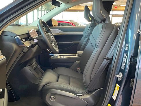 Used 2025 Volvo EX90 Ultra AWD/4WD image 11