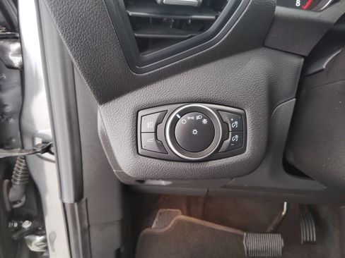 Used 2019 Ford Escape SE image 15