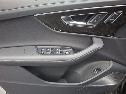 Certified 2025 Audi Q7 3.0T Prestige w/ Prestige Package image 12