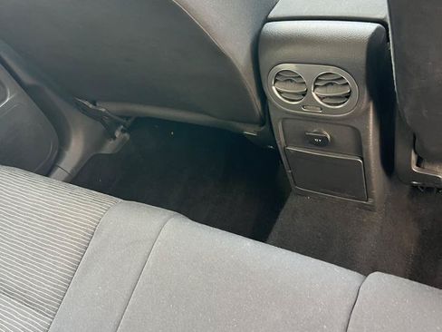 Used 2014 Volkswagen Tiguan S FWD image 8