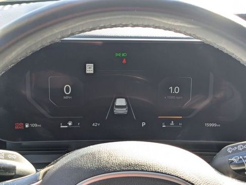 Used 2025 Kia Carnival SX image 19