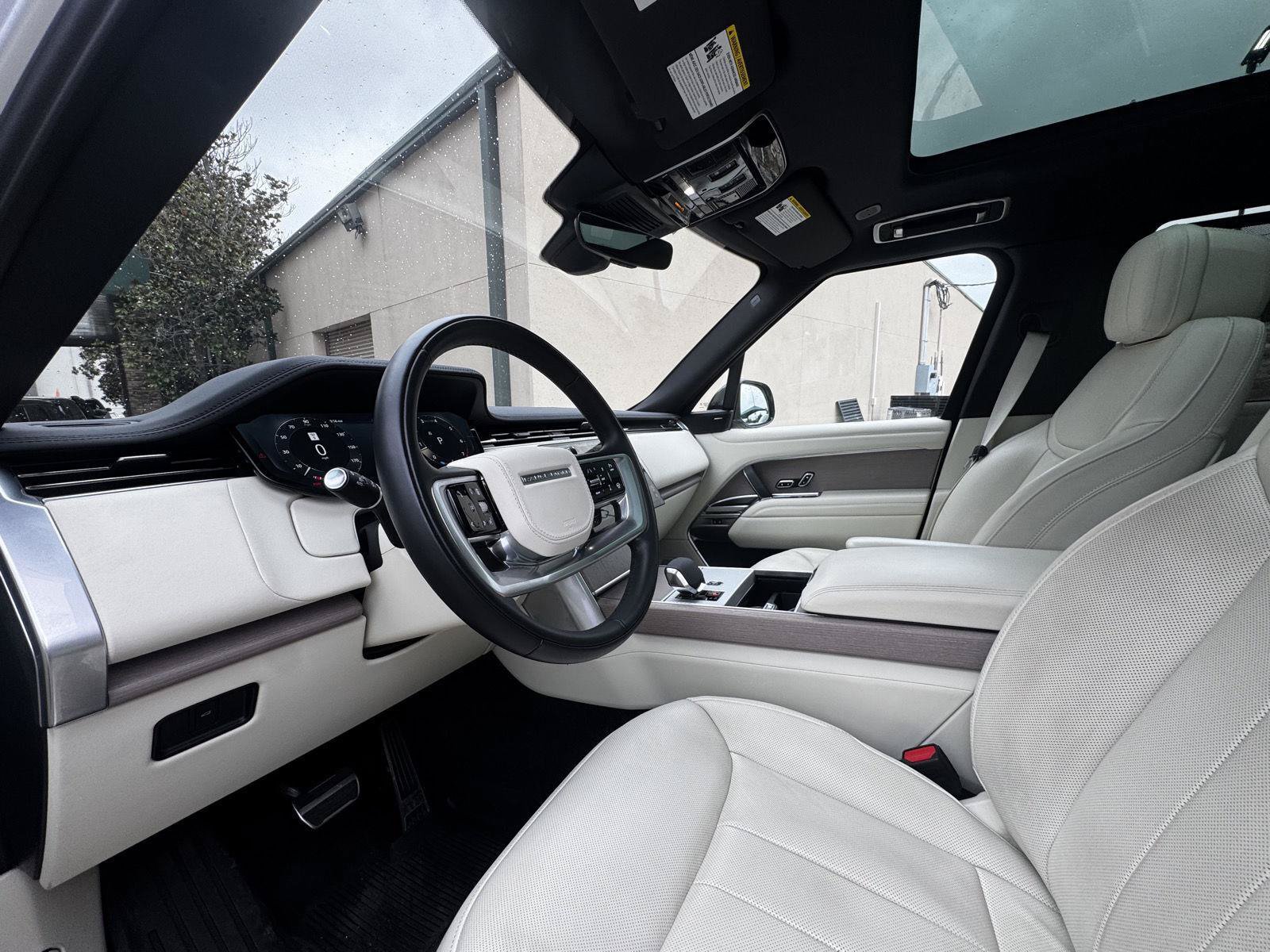 Certified 2025 Land Rover Range Rover Long Wheelbase SE AWD/4WD image 16