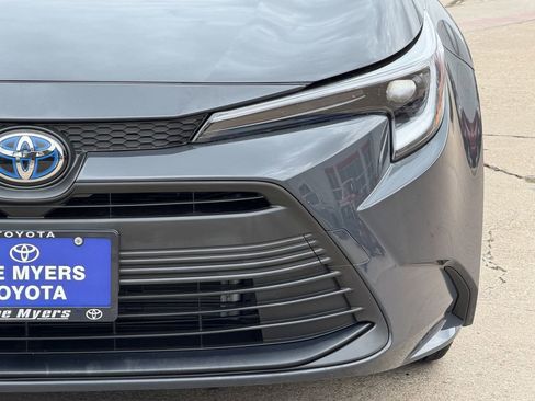 Used 2024 Toyota Corolla LE FWD image 4