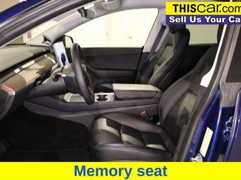 Used 2022 Tesla Model Y Long Range image 16