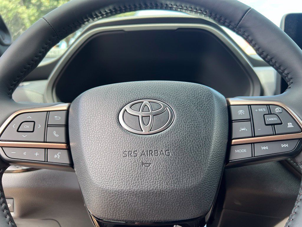 Certified 2026 Toyota Grand Highlander AWD Hybrid image 37