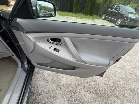Used 2007 Toyota Camry LE FWD image 13