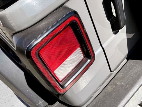 Used 2023 Jeep Wrangler Sport S image 28