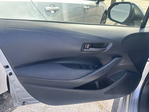 Used 2022 Toyota Corolla LE FWD image 15