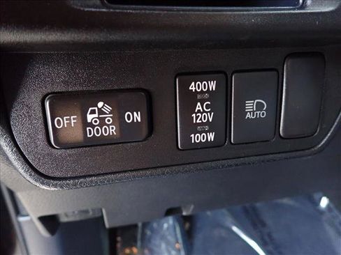 Used 2019 Toyota Tacoma TRD Off-Road AWD/4WD image 15