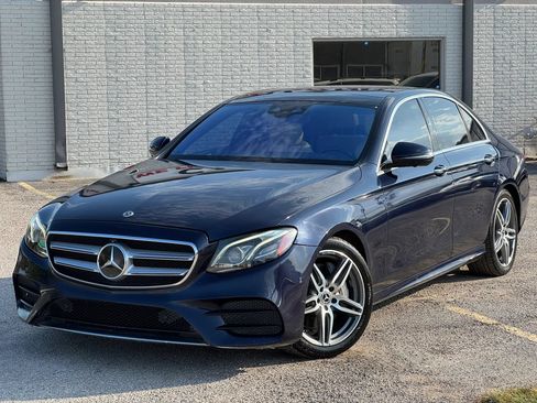 Used 2018 Mercedes-Benz E 300 4MATIC image 2