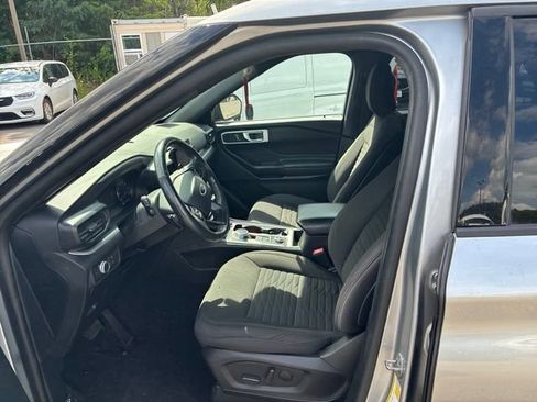 Used 2020 Ford Explorer XLT w/ Comfort Package AWD/4WD image 11