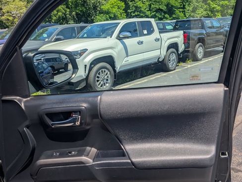 Certified 2019 Toyota Tacoma TRD Pro AWD/4WD image 18