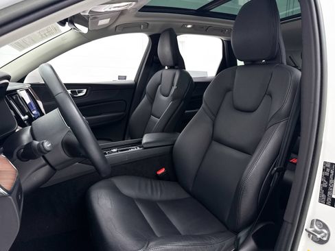 Used 2023 Volvo XC60 B5 Plus w/ Protection Package Premier FWD image 19