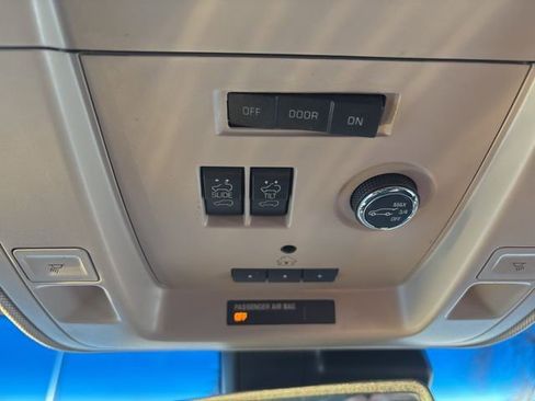 Used 2016 GMC Yukon Denali w/ Open Road Package image 17