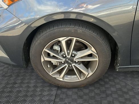 Used 2023 Kia Forte LXS image 10