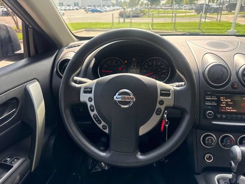 Used 2014 Nissan Rogue S w/ Convenience Package FWD image 19