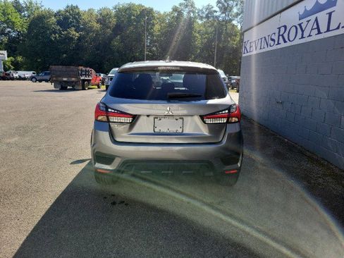 Used 2021 Mitsubishi Outlander Sport SE image 6