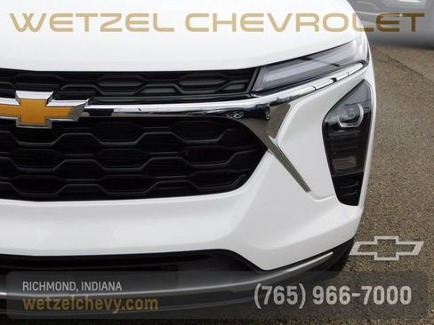 New 2026 Chevrolet Trax LT FWD image 9