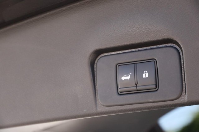 Used 2023 Nissan Rogue SL w/ SL Premium Package FWD image 9