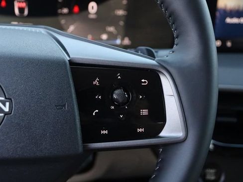 Certified 2025 Nissan Murano SV FWD image 13