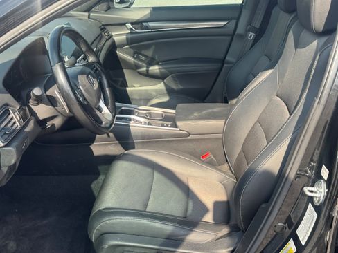 Used 2021 Honda Accord Sport image 9