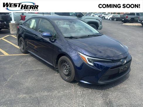 Certified 2025 Toyota Corolla LE FWD image 1