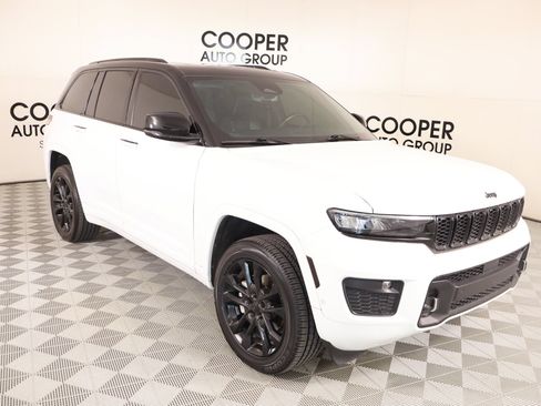 Used 2022 Jeep Grand Cherokee Overland w/ Luxury Tech Group IV RWD image 1