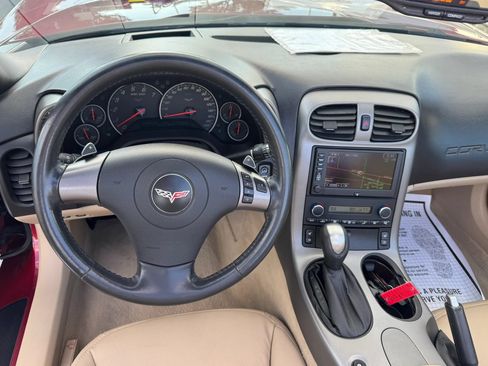 Used 2007 Chevrolet Corvette Convertible w/ Preferred Equipment Group RWD image 12