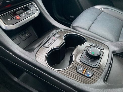 Used 2021 GMC Acadia SLT w/ Elevation Edition FWD image 30