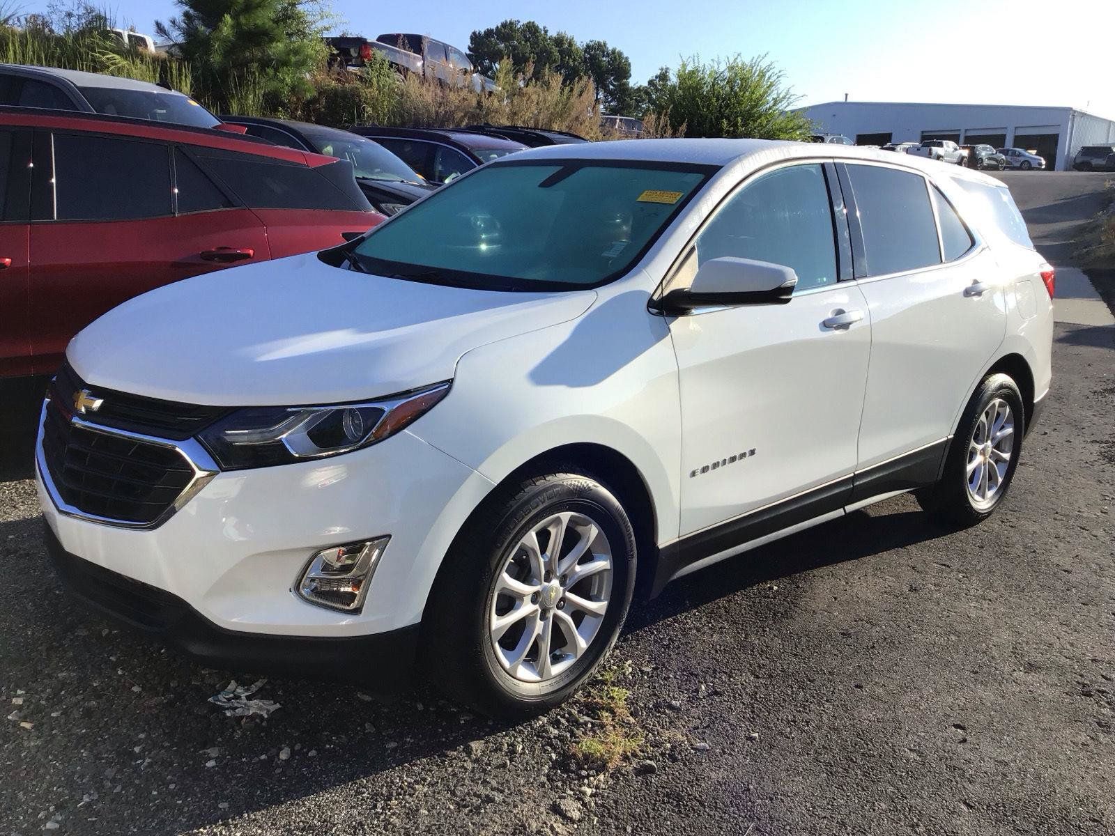 Used 2019 Chevrolet Equinox LT FWD image 2