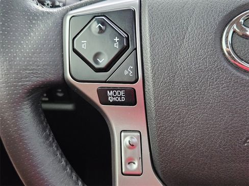 Used 2022 Toyota 4Runner SR5 Premium image 25