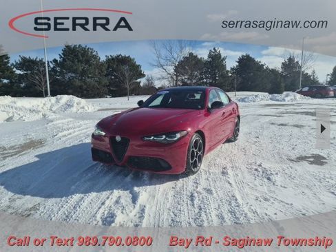 Used 2024 Alfa Romeo Giulia Veloce image 1
