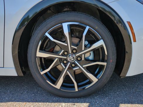 New 2026 Toyota Prius Plug-In Hybrid FWD image 11