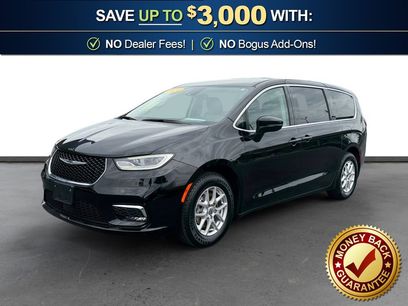Used 2024 Chrysler Pacifica Touring-L