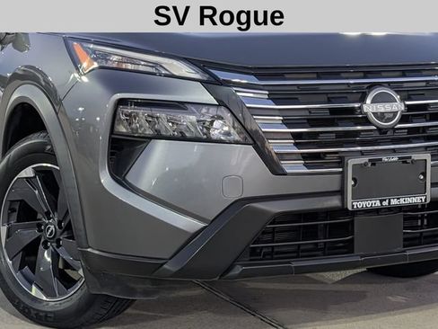Used 2024 Nissan Rogue SV FWD image 3